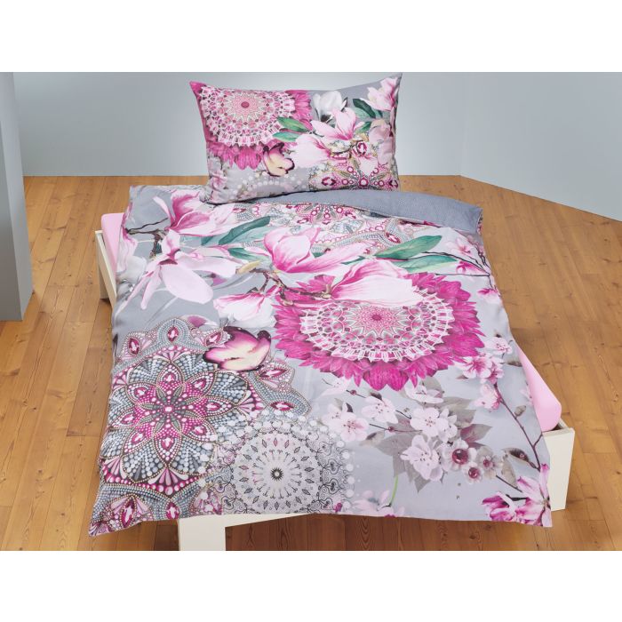 Bettwäsche mit floralem Muster und Mandala-Dessin main product photo
