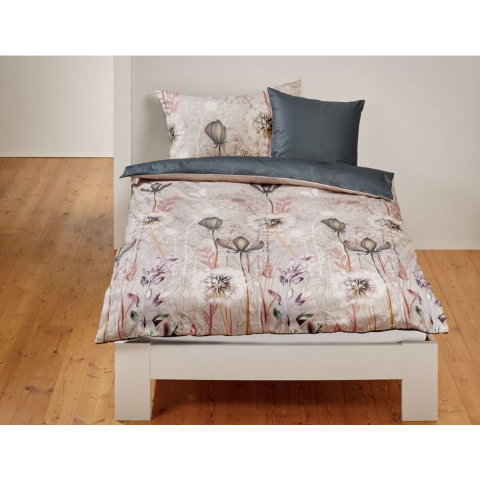 Bettwäsche mit Blumenmotiv beige main product photo